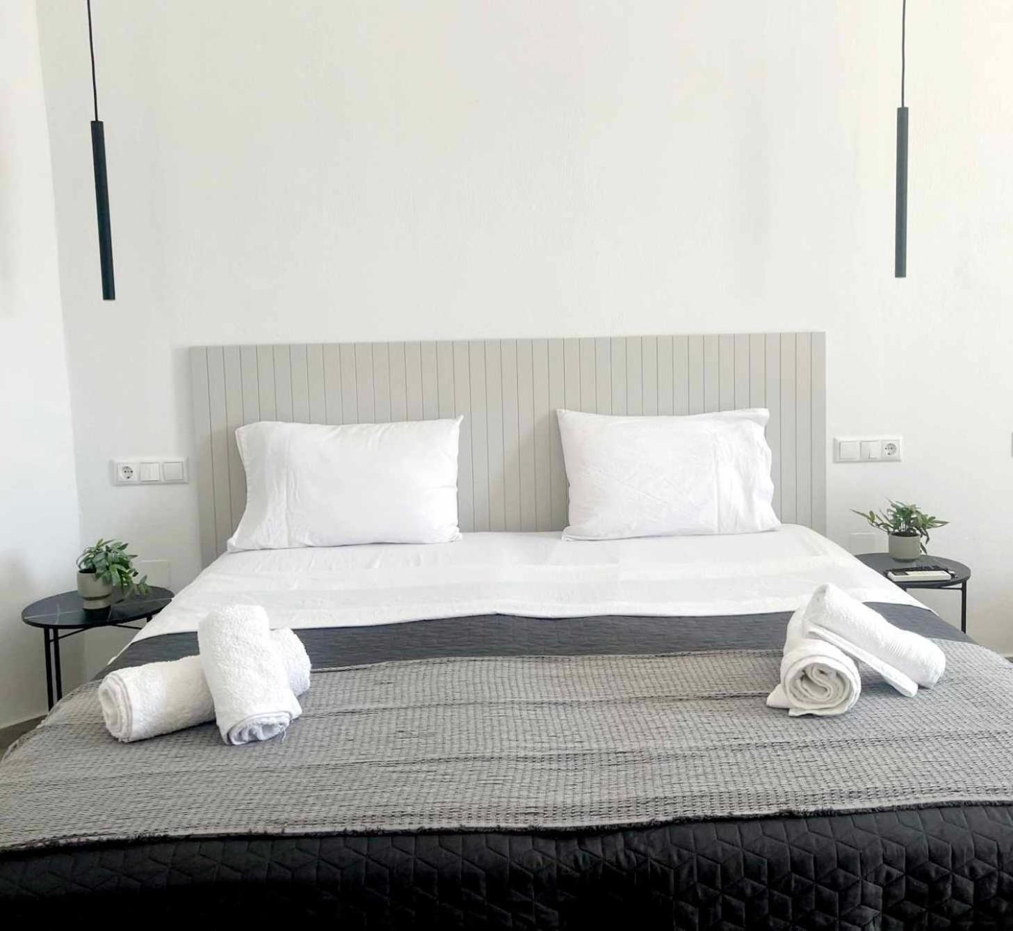 Maya Apartments, Modern And Convenient Apartments With Private Parking Szkiáthosz Kültér fotó