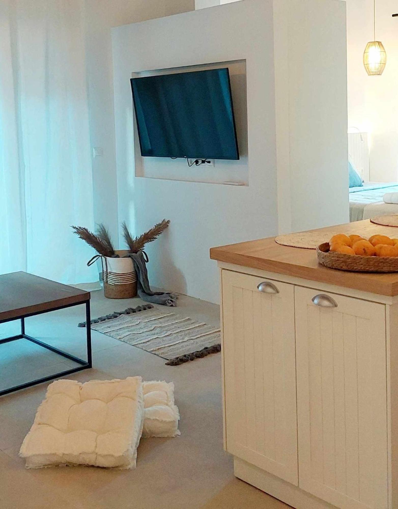 Maya Apartments, Modern And Convenient Apartments With Private Parking Szkiáthosz Kültér fotó